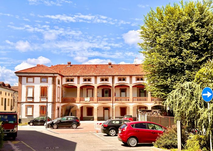 Foto della piazza principale di Briosco (MB) e del nostro immobile inclasse A in vendita